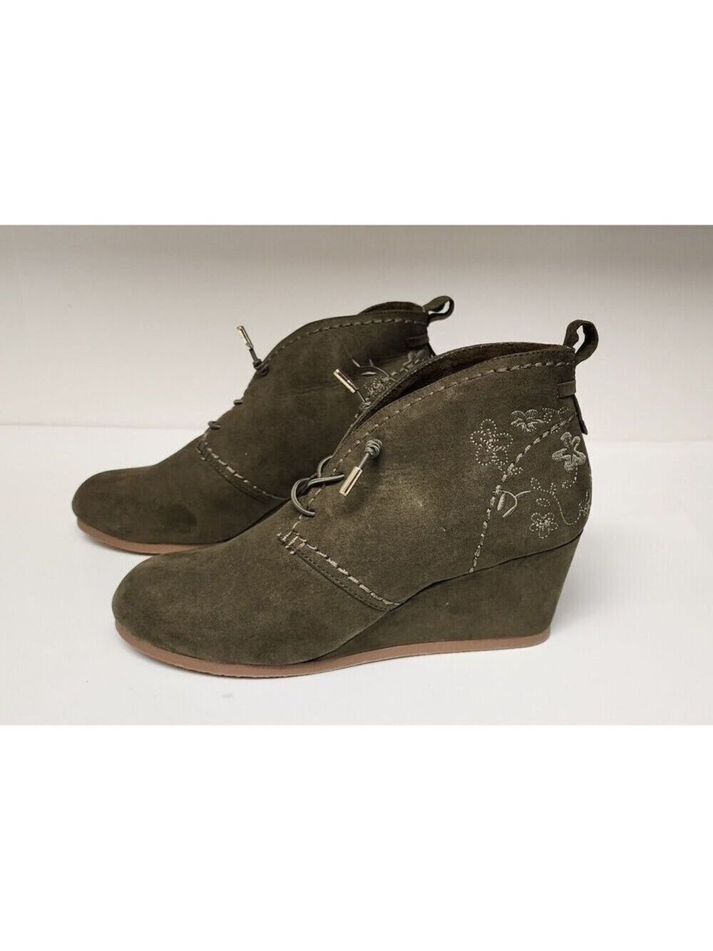 Cloudwalkers Olive Green Ankle Boots Size 9M Lace Up Wedge Floral Embroidery